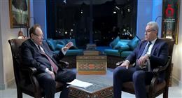 علي ناصر محمد يدعو لعقد مؤتمر شامل لإنهاء الحرب في اليمن وتحقيق الاستقرار