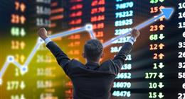 أسعار النفط تتراجع.. الأسواق العالمية تغلق على مكاسب قوية