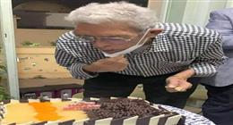 الناقد محمود عبدالشكور ينشر صورا للمخرج داوود عبدالسيد في عيد ميلاده