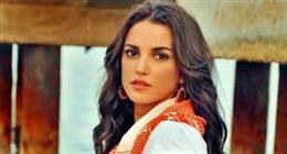 درة تكشف عن صور جديدة من شخصيتها في مسلسل علي كلاي