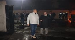 محافظ ومدير أمن القليوبية يتابعان أعمال إخماد حريق مخزن كراتين البيض بالعبور الجديدة