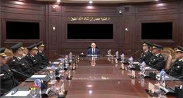 وزير الداخلية يستعرض محاور الخطط الأمنية تزامناً مع احتفالات العام الجديد
