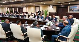 وزير البترول يكرم إبراهيم مكي لجهوده خلال رئاسة «القابضة للبتروكيماويات»
