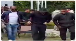 بيصلي الجمعة.. أول ظهور لتامر حسني بعد أزمته الصحية (فيديو)