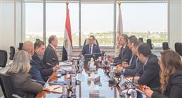 وزير الاستثمار والتجارة الخارجية يبحث مع وفد "بلومبرج جرين" الأمريكية إنشاء مركز إقليمي للأمن الغذائي وتوطين تكنولوجيا الحفظ الزراعي بمصر