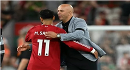 «كبش فداء».. أسطورة الدوري الإنجليزي يدعم محمد صلاح في أزمته مع ليفربول