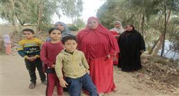 سيدتان ترويان تفاصيل ظهور تمساح صغير بمصرف الزوامل بالشرقية: «صرخنا من الخوف»