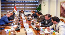 منال عوض تبحث مع وزارة الاتصالات ميكنة الخدمات البيئية