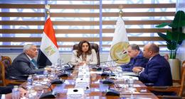 وزيرة التنمية المحلية تتابع ملف التصالح على مخالفات البناء وتراخيص المحلات  