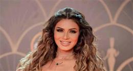 نجلاء بدر تكشف سر استخدام الـTaping لإخفاء تجاعيد وجهها أثناء التمثيل
