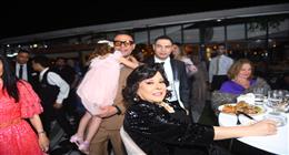 محمد عادل إمام صحبة زوجته وطفلته في حفل زفاف ابنة عمه.. صور   