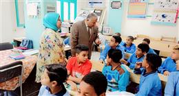 استبعاد مدير مدرسة وإحالة معلمين للتحقيق بسبب طابور الصباح في الفيوم 