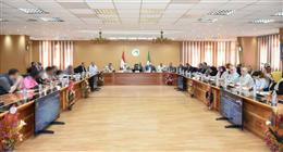 محافظ الشرقية يوجه بتقديم مساعدات فورية وفرص عمل للأسر الأولى بالرعاية