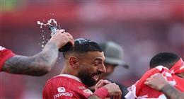 انتقادات لاذعة لـ«نونيز» بعد تصرفه الغريب تجاه محمد صلاح عقب فوز ليفربول بالدوري  