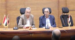 رئيس «مياه المنيا» يوجه باتخاذ تدابير وقائية لحماية العاملين بالمحطات