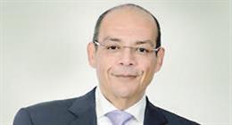 وفاة زوجة الإعلامي محمد شردي بعد صراع مع المرض  