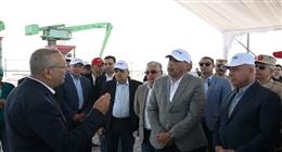 رئيس الوزراء يتفقد مشروعي «رووتس» و«سكاي للمواني» ببورسعيد