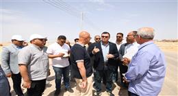 وزير الإسكان يبدأ جولة لمتابعة مشروعات الساحل الشمالي الغربي