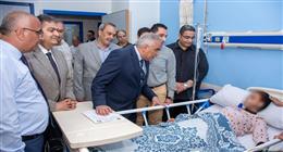 رئيس جامعة طنطا يزور طالبات كلية علوم الرياضة للاطمئنان على حالتهن الصحية