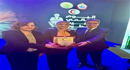 نقابة «البيطريين» تكرم محررة «الوطن» في اليوم العالمي للطبيب البيطري