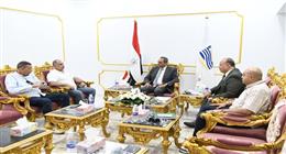 محافظ قنا يبحث مع «النقل النهري» إجراءات ترخيص المراسي في المحافظة