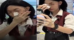 كوميديا سوداء في مطار صيني.. مكياج يخفي هوية امرأة ويتحول إلى مادة للسخرية