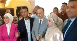 لفتة إنسانية.. محافظ أسيوط وكيلا لعروس من دار أيتام