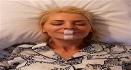 تريند «إغلاق الفم أثناء النوم» يسبب مخاطر صحية جسيمة.. ما هو؟