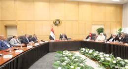 وزير الصناعة يبحث مع مصنعين ومنتجين تحويل مصر إلى مركز إقليمي لتجارة الحديد