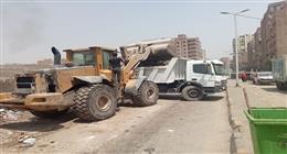 محافظة الجيزة ترفع 150 طن مخلفات في حملات نظافة بمنطقة المصرف بحي بولاق
