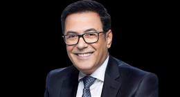 خيري رمضان: والدتي علَّمتني الصحافة والحكي.. وكانت سبب شغفي بالمهنة
