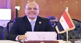 وزير العمل يقرر صرف 1.6 مليون جنيه لـ282 عاملا غير منتظم في 8 محافظات 