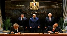 رئيس الوزراء يشهد توقيع شراكة مصرية أمريكية لتصنيع وتصدير أدوية ومكملات غذائية
