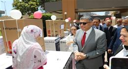 محافظ الجيزة يُسلم أجهزة كهربائية لـ50 فتاة من المقبلات على الزواج