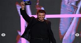 أحمد مالك بعد تكريمه عن مسلسل ولاد الشمس: شكرا لمهنتي العظيمة