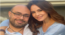 انهيار كارول سماحة في جنازة زوجها وليد مصطفى.. والفنانات الحاضرات يحاولن تهدئتها