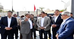 وزير الإسكان ومحافظ السويس يتفقدان محطتي رفع صرف صحي