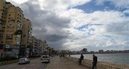 مراسل «إكسترا نيوز» يرصد تطورات الطقس بالإسكندرية.. إزالة آثار الطقس السيئ