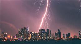 لأول مرة في العالم.. اليابان تبتكر طائرة دون طيار للتحكم في صواعق البرق