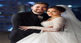 دنيا عبدالعزيز تهنئ رنا رئيس بحفل زفافها
