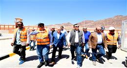 وزير الإسكان يتفقد موقع التجلى الأعظم.. ويوجّه بضخ الكهرباء في مواقع المشروع