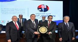 جامعة القاهرة تكرم وزير العدل ورؤساء الهيئات القضائية من خريجيها