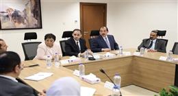 نائب وزير الصحة يجتمع بلجنة تقييم أداء مديري ووكلاء مديريات الشؤون الصحية