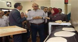 محافظ القليوبية يفتتح مخبزا في الخانكة بطاقة 7 آلاف رغيف يوميا 