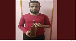 فلسطيني كفيف يتغلب على إعاقته ببيع «زيت الزيتون» في القاهرة: «بحاول أساعد أسرتي»
