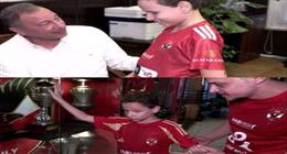 مشجع الأهلي الكفيف بعد تفوقه في المرحلة الابتدائية: نفسي أكون عالما بالأزهر