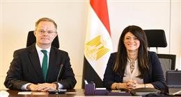 وزيرة التخطيط تبحث مع السفير البريطاني التعاون في التحول الأخضر المستدام