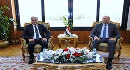 وزير الطيران: ندرس تفعيل خدمة استقبال الشكاوى من المسافرين باللغة الإنجليزية