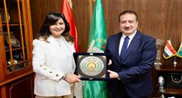 محافظ المنوفية يستقبل السفيرة نبيلة مكرم ضمن مبادرة إيد واحدة للتحالف الوطني