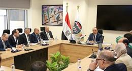 وزير قطاع الأعمال يوجه برفع كفاءة القيادات وتطوير الإدارة بما يواكب التحول التكنولوجي